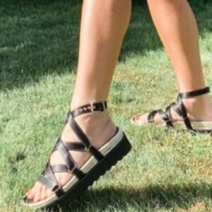 NWT CAVERLEY CHASE Strap Platform Sandal